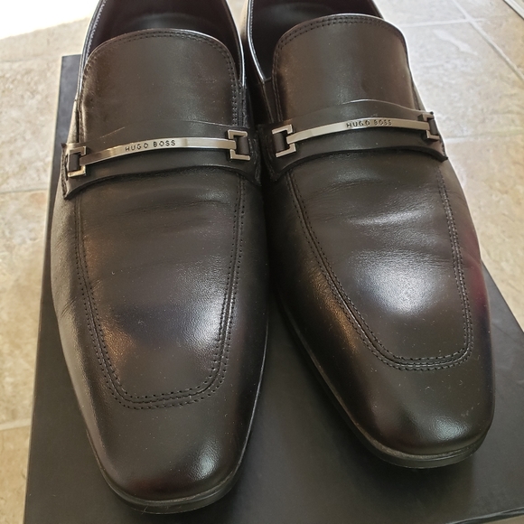 Hugo Boss men's size 7 dress shoes - Picture 2 of 4